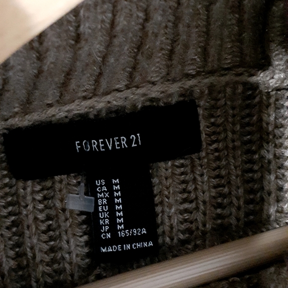 Forever 21 Cable Knit Turtle Neck Sweater - Picture 3 of 3
